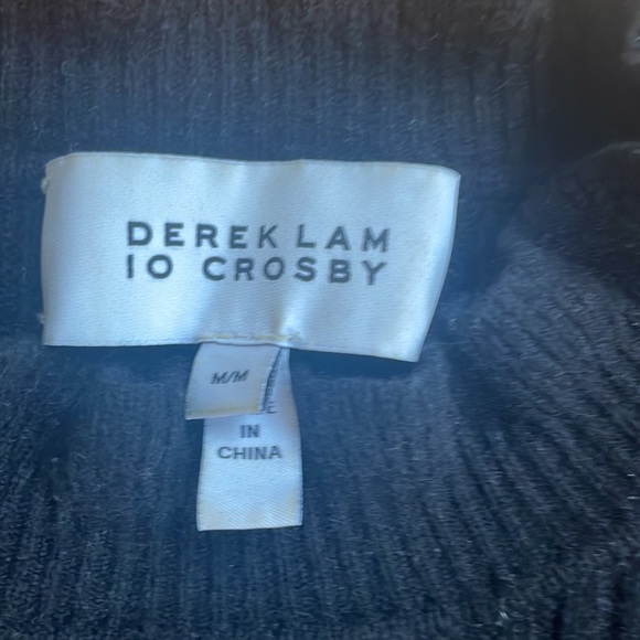 A gorgeous Derek Lam 10 Crosby black ruffled sweater - Picture 2 of 2